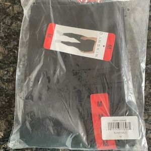 DANSKIN workout/yoga leggings Size Medium. Color Black